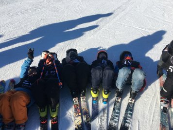 Yhteiskuva maassa